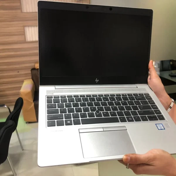 Hp Elitebook 840 G5 i5 7th gen 8gb ram 256gb SSD web cam Touch screen With HP 90W Laptop Charger